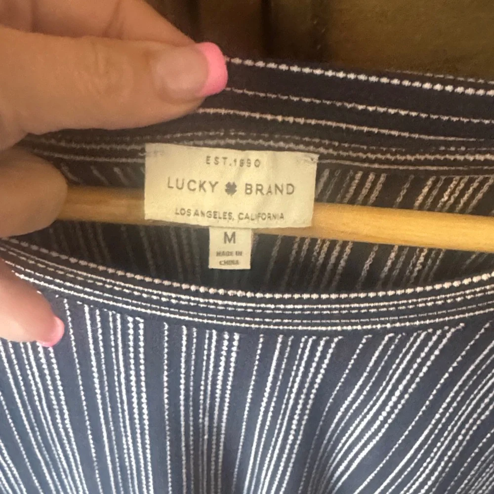 Lucky Brand Striped Black and White Women's Top - Size M - NWT - Picture 2 of 3
